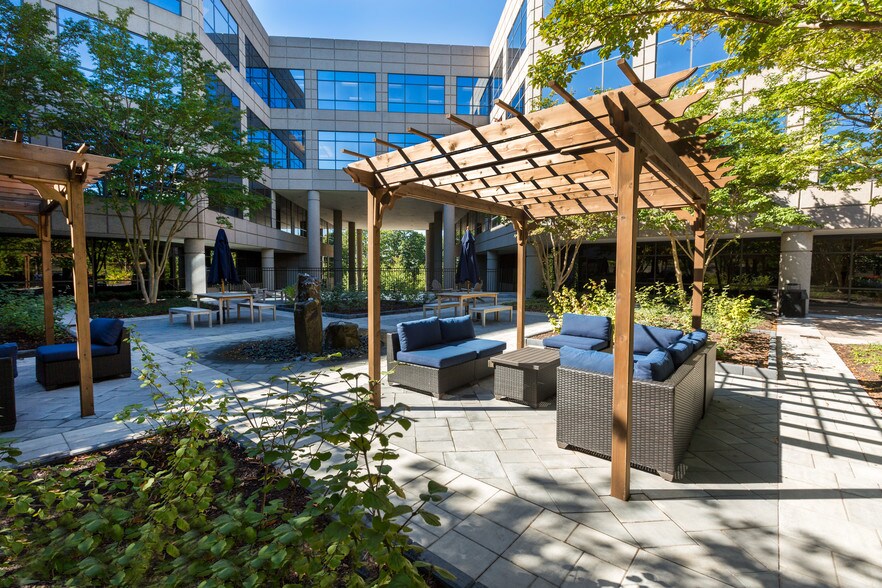 More Photos Of 3975 Fair Ridge Dr, Fairfax Office For Lease