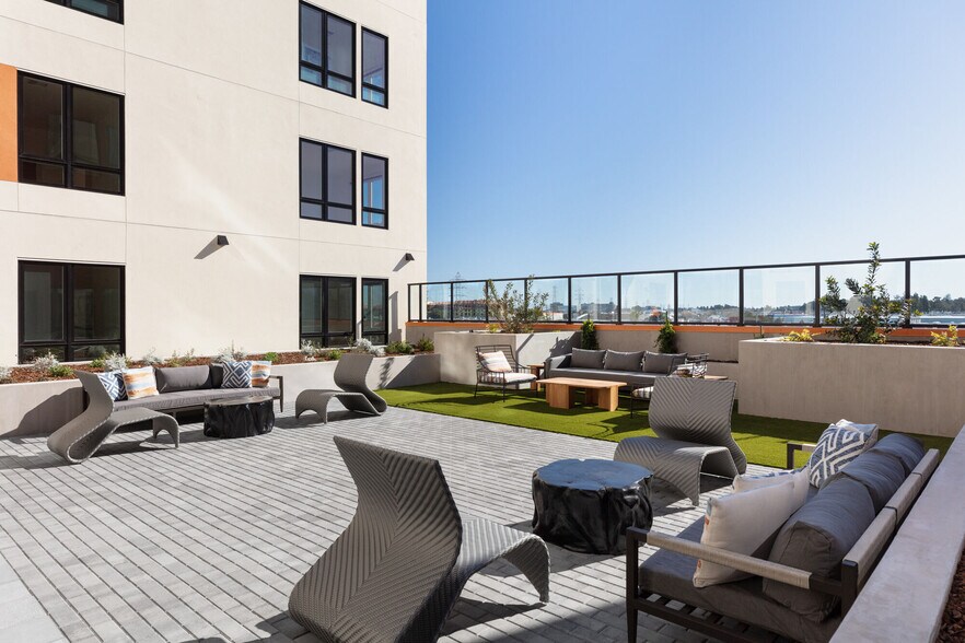 More Photos Of 126 N Rollins Rd, Millbrae Apartments For Lease