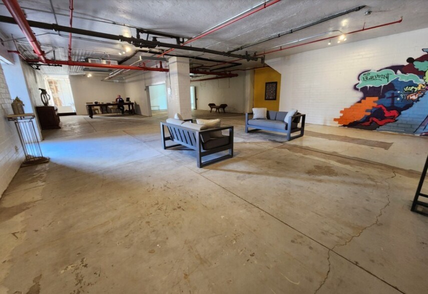 More Photos Of 1624 E Washington St, Phoenix Warehouse For Lease