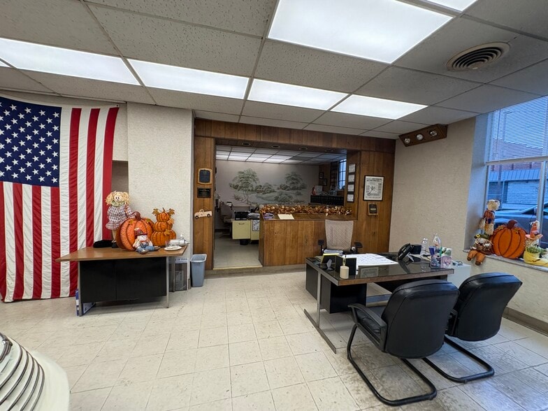 More Photos Of 110 Penn Ave, Pittsburgh Auto Dealership For Sale