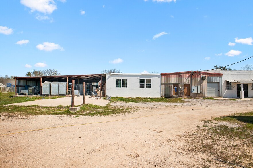 More Photos Of 5075 Highway 21, San Marcos Warehouse For Sale
