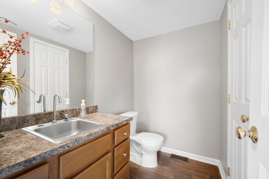 More Photos Of 207 W North St, Columbia City Office Residential For Sale