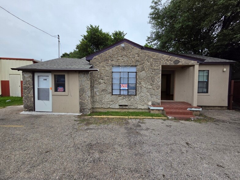 Primary Photo Of 8805 Lake June Rd, Dallas Office For Sale
