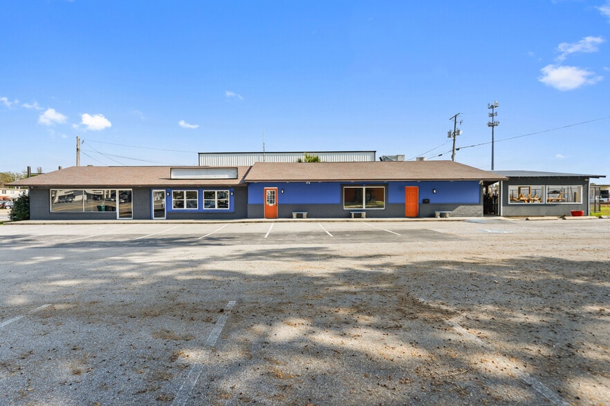 More Photos Of 1220 Bienville Blvd, Ocean Springs General Retail For Lease