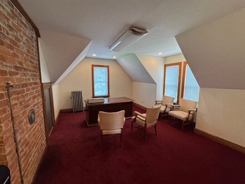 More Photos Of 438 Depot St, Latrobe Office For Lease