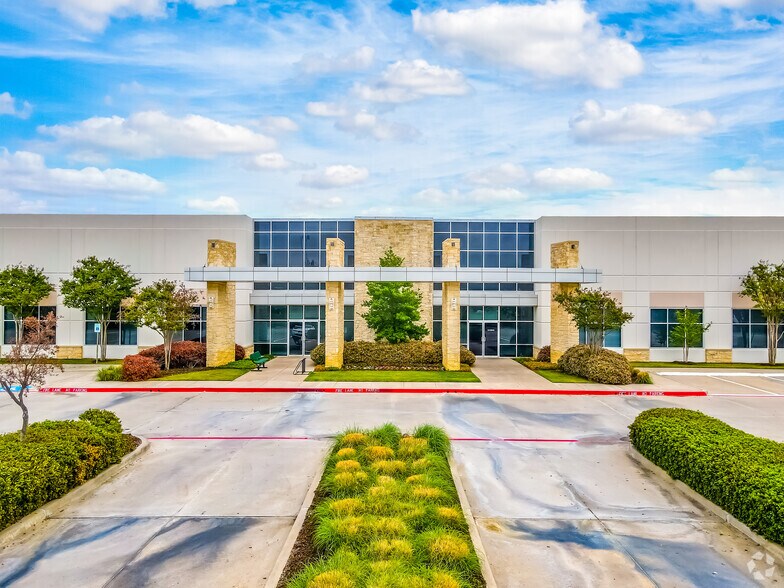More Photos Of 14800 Trinity Blvd, Fort Worth Office For Lease