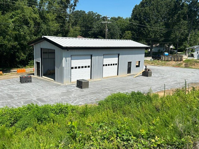More Photos Of 25 Marietta Pl NW, Concord Industrial For Lease