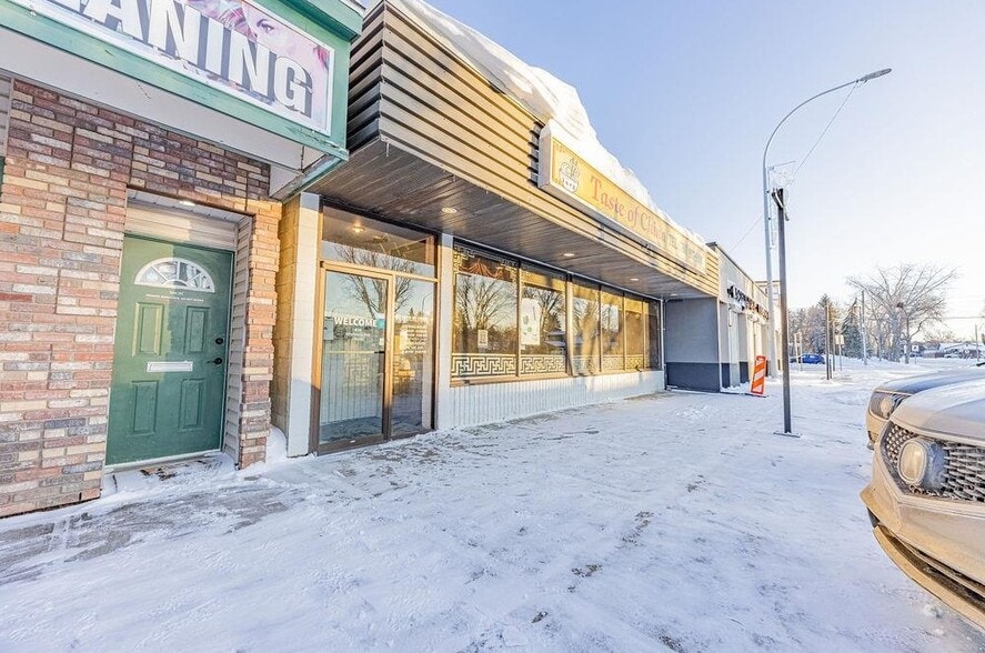 More Photos Of 34 Athabasca Av, Devon Storefront For Sale