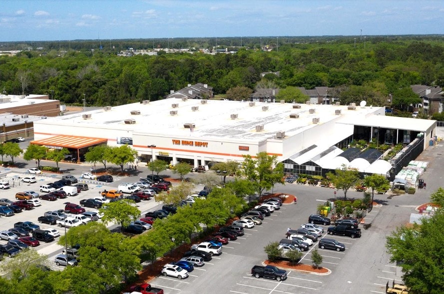 More Photos Of 1919 Wells Rd, Orange Park Freestanding For Sale