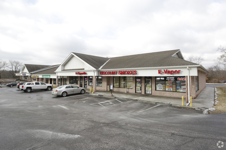 Primary Photo Of 5708-5730 NE Antioch Rd, Gladstone Storefront Retail Office For Lease