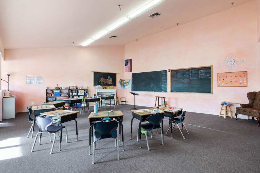 More Photos Of 1455 Willow Creek Rd, Prescott Religious Facility For Sale