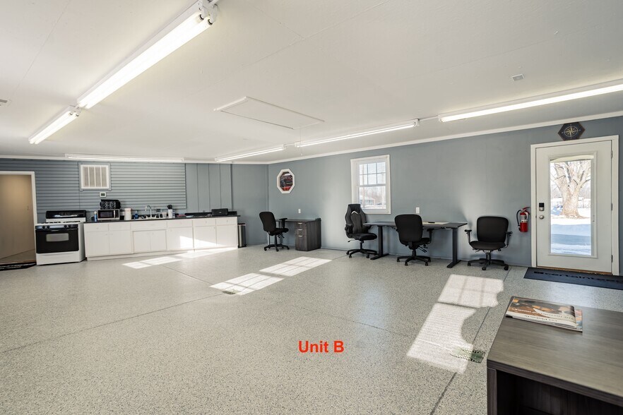 More Photos Of 8758 IN-9, Pendleton Light Manufacturing For Sale