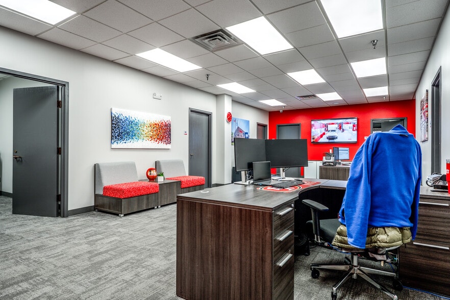 More Photos Of 20701 E 81st St, Broken Arrow Manufacturing For Sale