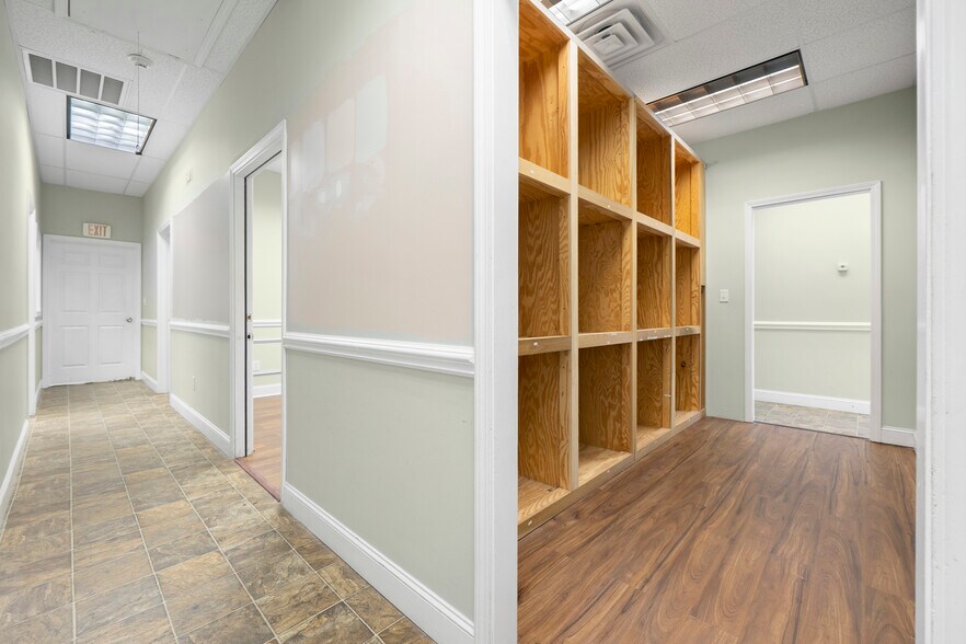 More Photos Of 317 Sylvan St, Chattanooga Office For Sale