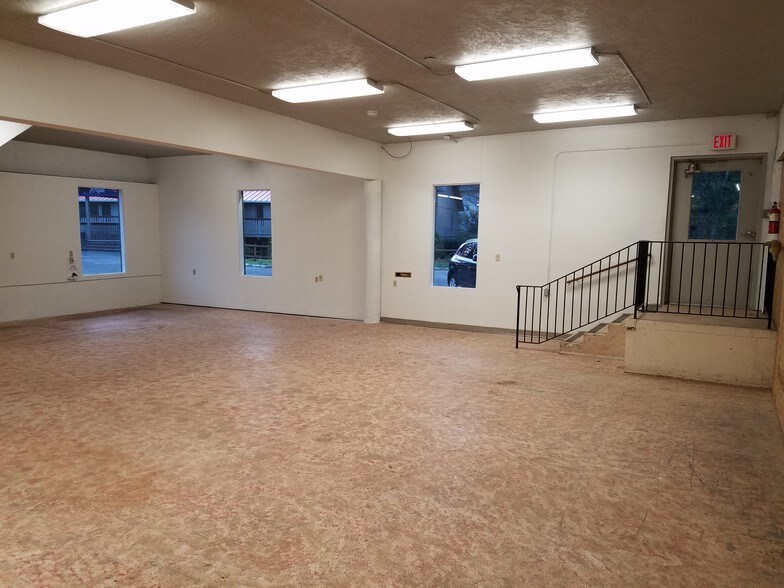 More Photos Of 6800 SW Beaverton Hillsdale Hwy, Portland Freestanding For Lease