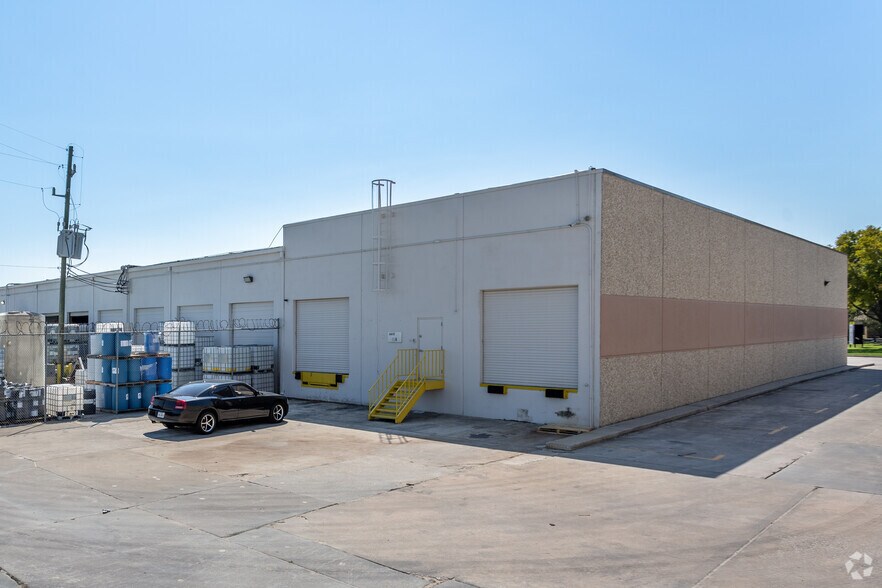 More Photos Of 15402 Vantage Pky E, Houston Unknown For Lease