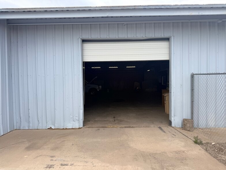 More Photos Of 848 W Hadley Ave, Las Cruces Light Manufacturing For Lease