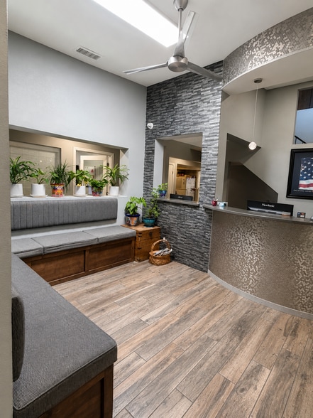 Primary Photo Of 7220 N 16th St, Phoenix Office For Sale
