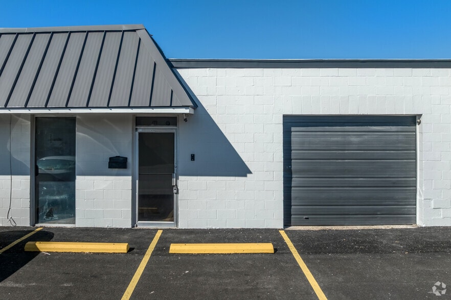 More Photos Of 3604 Mangum Rd, Houston Unknown For Lease