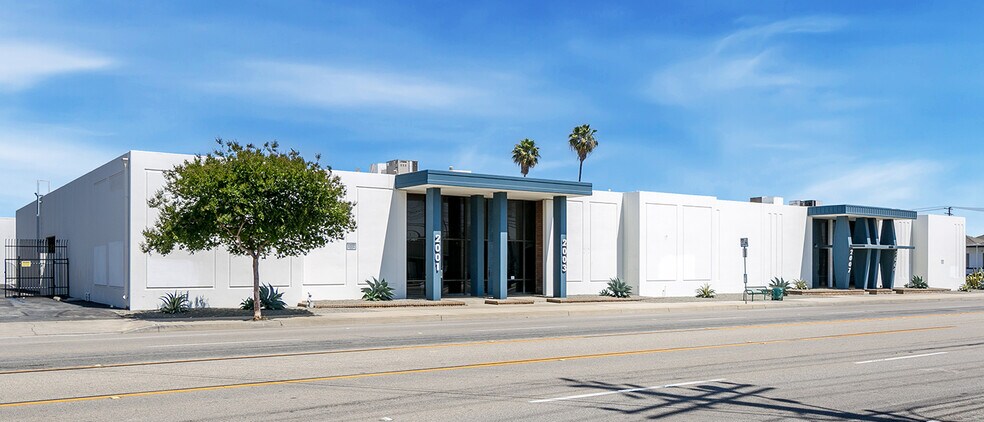 More Photos Of 2001-2009 S Grand Ave, Santa Ana Warehouse For Lease