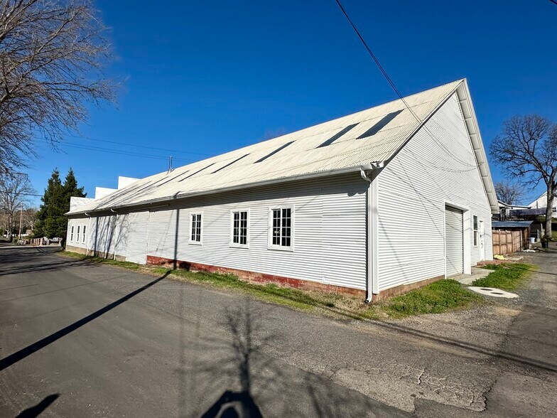 More Photos Of 18729 Carter St, Tuolumne Flex For Sale
