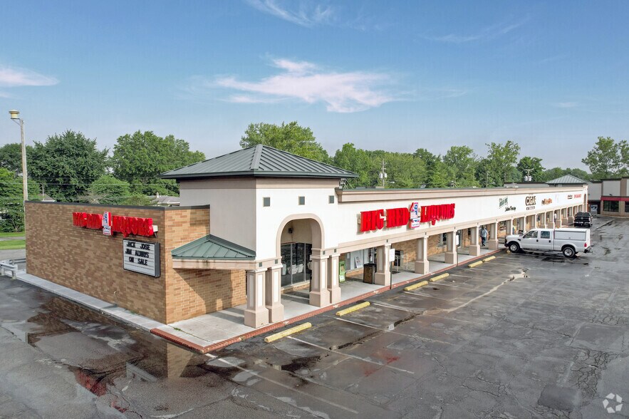 More Photos Of 8904-8924 S Meridian St, Indianapolis Unknown For Lease