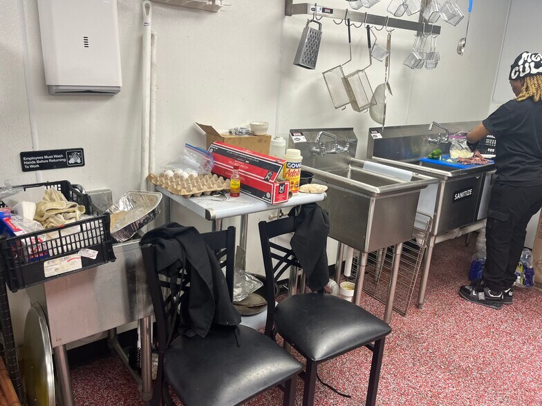 More Photos Of 155 N 5th St, Columbus Restaurant For Lease