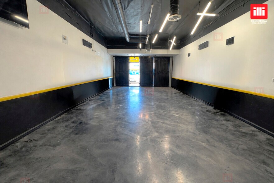 More Photos Of 16923 Vanowen St, Van Nuys Unknown For Lease