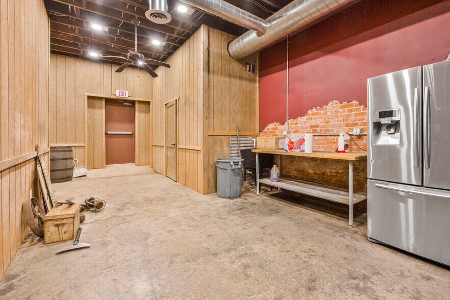 More Photos Of 4536 Michigan Ave, Detroit Storefront For Sale