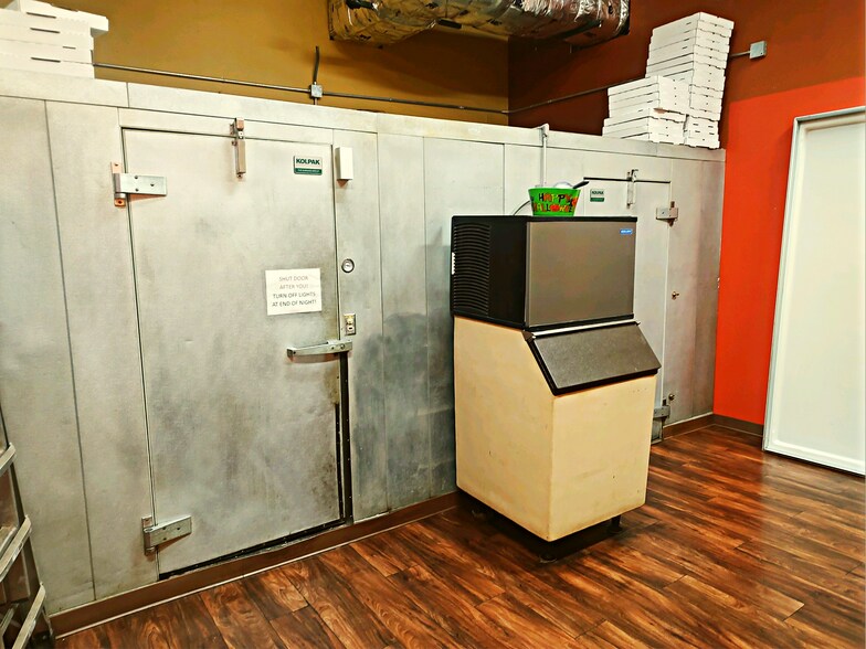 More Photos Of 1015 Tower Ave, Superior Restaurant For Sale