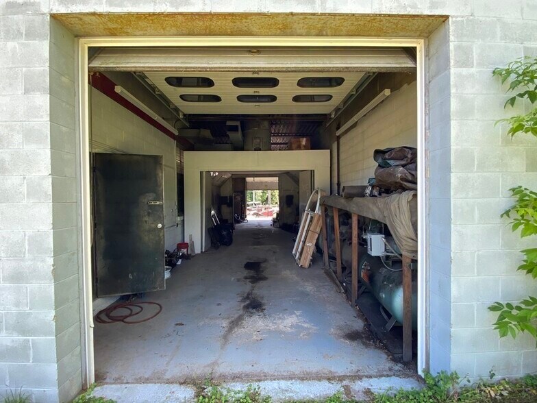 More Photos Of 31-33 Chapel St, Northampton Auto Repair For Sale