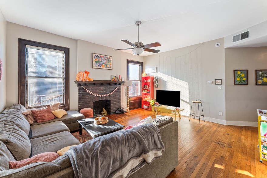 More Photos Of 1733 W Clinch Ave, Knoxville Apartments For Sale