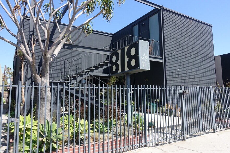 More Photos Of 818 N La Brea Ave, Los Angeles Loft Creative Space For Sale