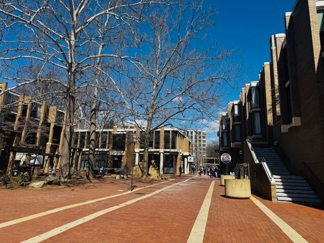 More Photos Of 1635 Washington Plz, Reston Apartments For Lease