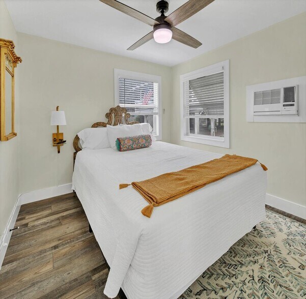 More Photos Of 1106 Main St, Safety Harbor Hotel For Sale