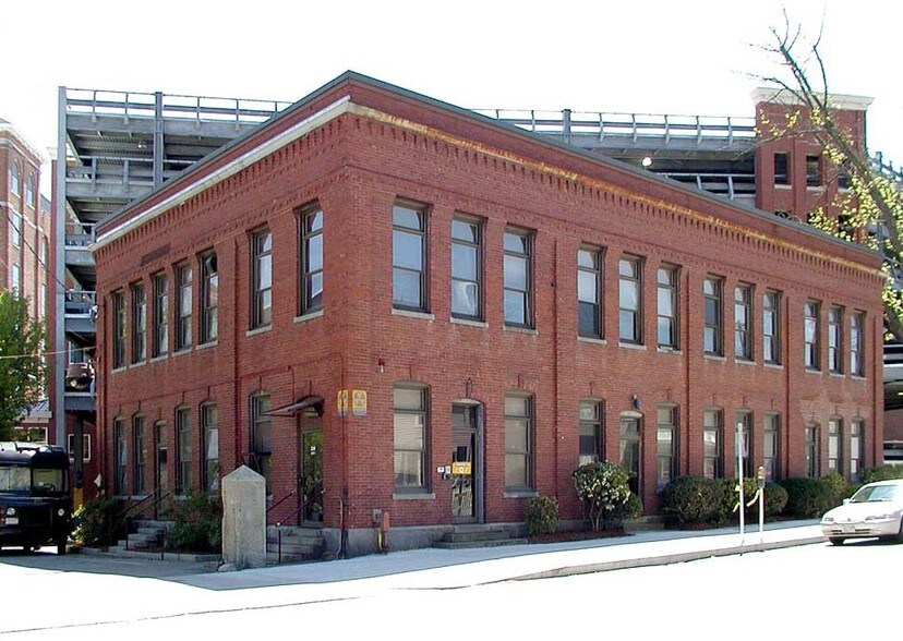 More Photos Of 9 Mill St, Maynard Office For Sale