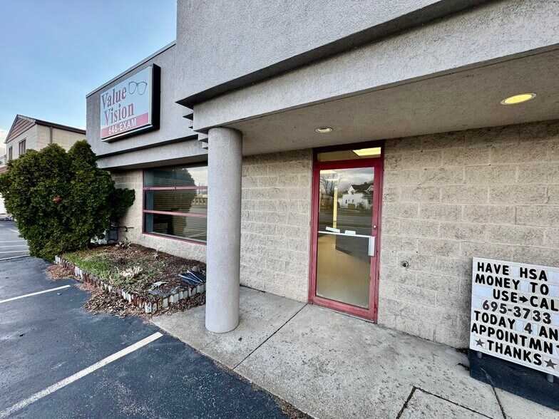 More Photos Of 642 Sheridan Dr, Tonawanda Freestanding For Lease