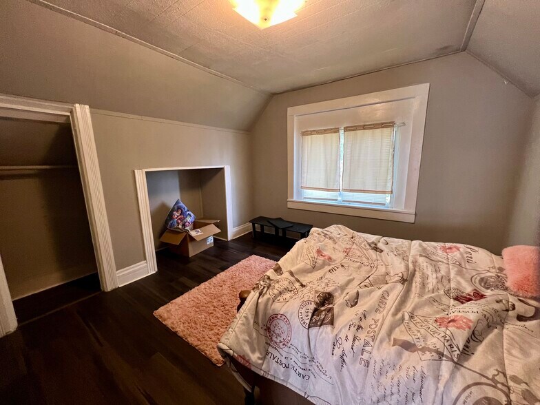 More Photos Of 2502 Pine Ave, Mattoon Apartments For Sale