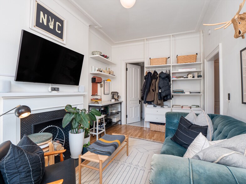 More Photos Of 54 W 71st St, New York Apartments For Sale