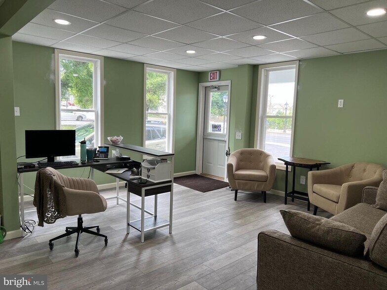 More Photos Of 494 E King St, Shippensburg Office For Sale