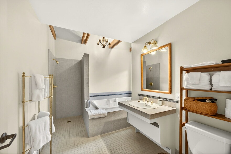 More Photos Of 668 N Main St, Ashland Hospitality For Sale