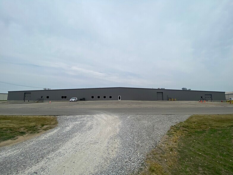 More Photos Of 2200 4th Ave, Seymour Manufacturing For Lease