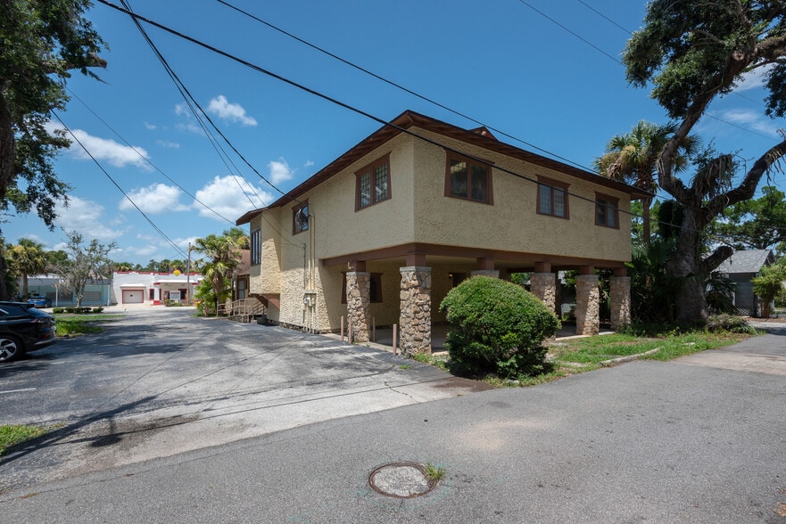 More Photos Of 205 Magnolia St, New Smyrna Beach Office For Lease