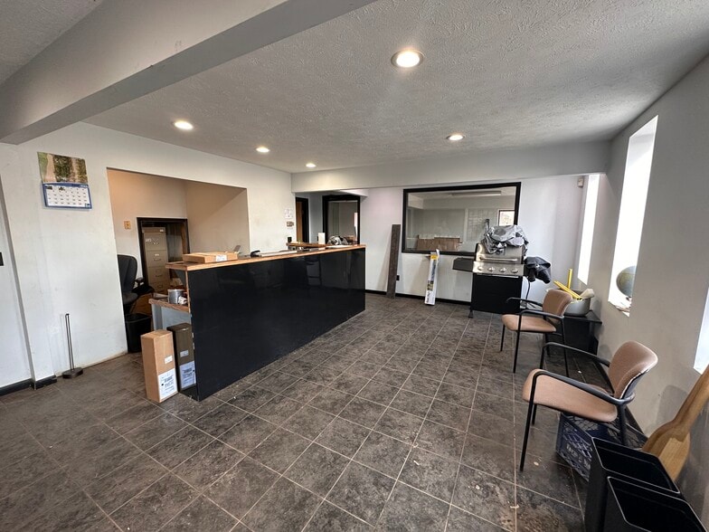 More Photos Of 3945 S Blue Star Dr, Traverse City Service For Lease