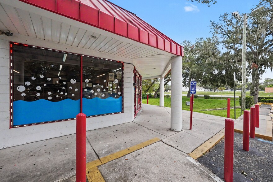 More Photos Of 12712 56th St N, Temple Terrace Freestanding For Sale