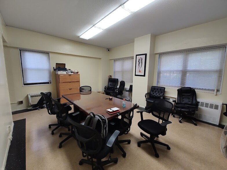 More Photos Of 955 Underhill Ave, Bronx Apartments For Lease