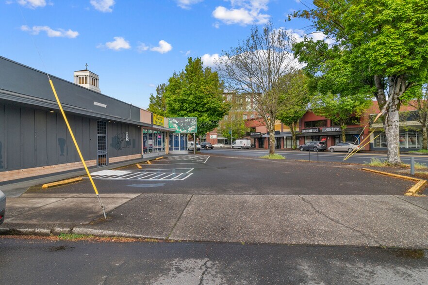 More Photos Of 4434 NE Sandy Blvd, Portland Freestanding For Sale