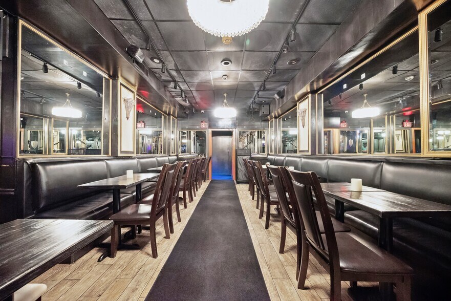 More Photos Of 1823 M St NW, Washington Bar For Sale