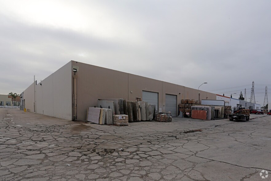 More Photos Of 1423-1449 S State College Blvd, Anaheim Warehouse For Lease