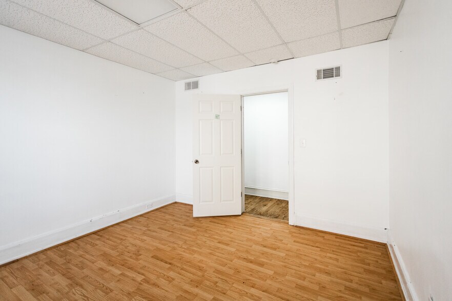 More Photos Of 3442 McDougall St, Detroit Office For Sale